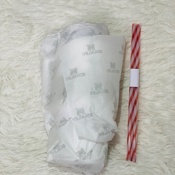 Stanley Tumbler THE QUENCHER 40 OZ Mistletoe Twist LIMITED Edition. LAST ONE! - Picture 16 of 16